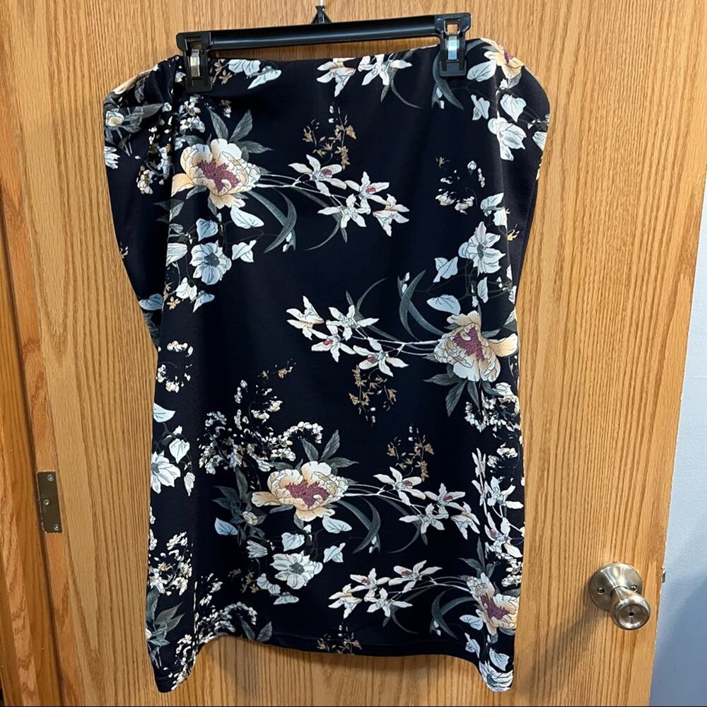 SHEIN Navy Blue Floral Midi Skirt Women's Plus Size 4X Fits Like 2X Pencil